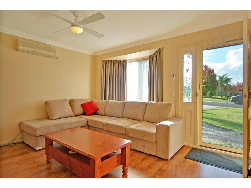 19 Rannoch Drive, West Nowra NSW 2541