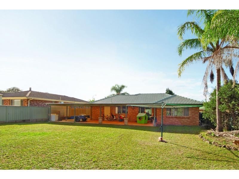 19 Rannoch Drive, West Nowra NSW 2541