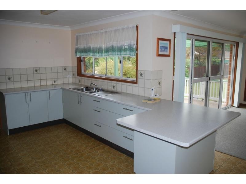 9 Gunyuma Crescent, North Nowra NSW 2541