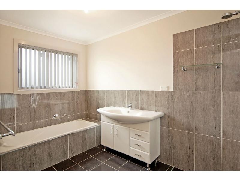 40 Carrington Park Drive, Nowra NSW 2541