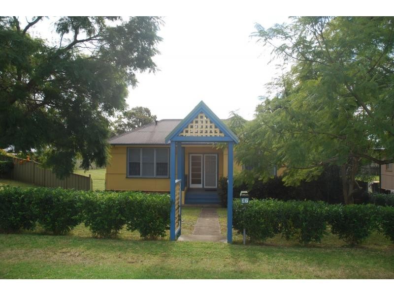 37 Worrigee Street, Nowra NSW 2541