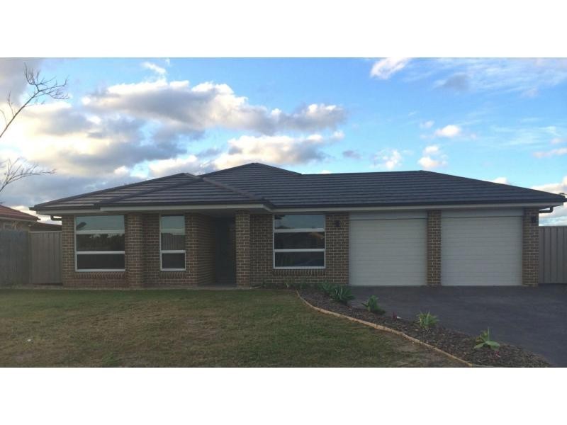 13 Guinea Flower Crescent, Worrigee NSW 2540