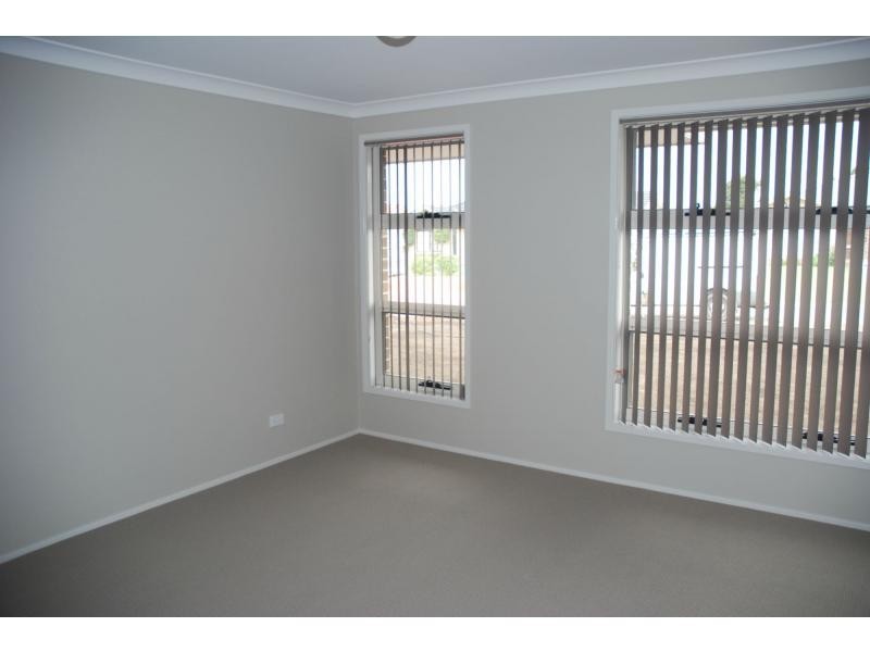 13 Guinea Flower Crescent, Worrigee NSW 2540