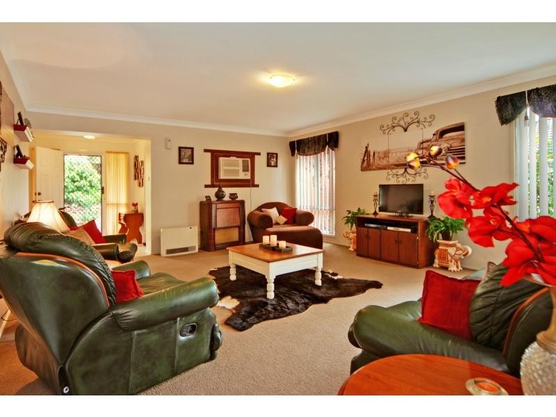 6 Gardenia Crescent, Bomaderry NSW 2541