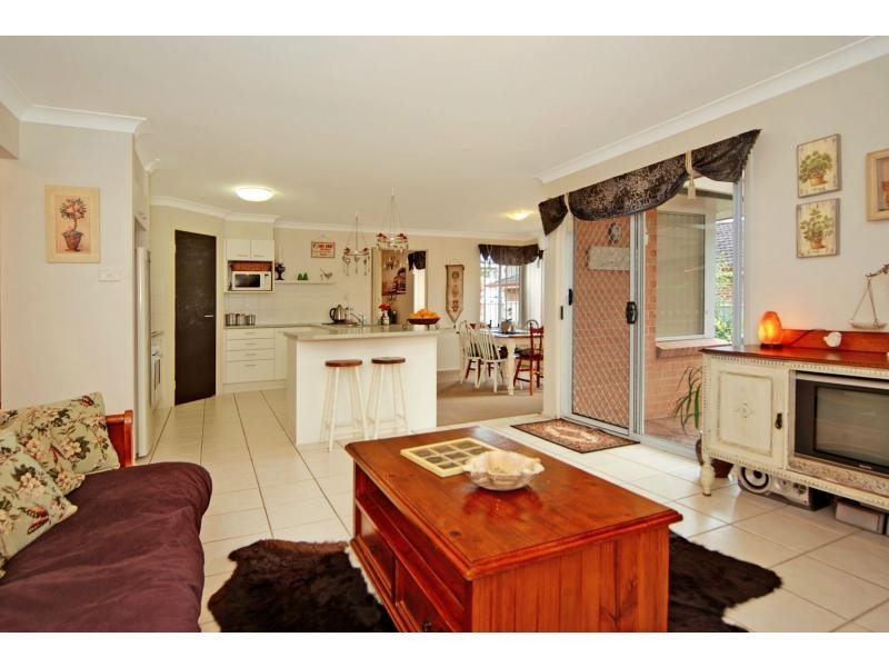 6 Gardenia Crescent, Bomaderry NSW 2541