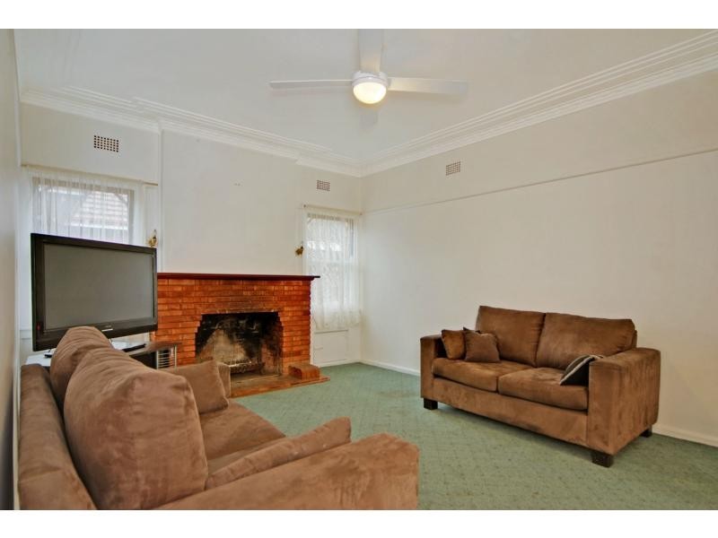 471 Princes Highway, Bomaderry NSW 2541