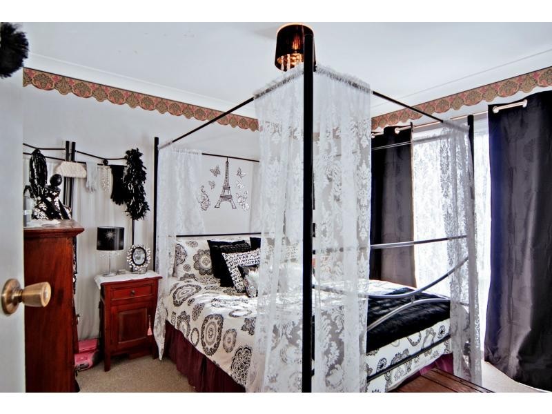 37 Peak Avenue, North Nowra NSW 2541