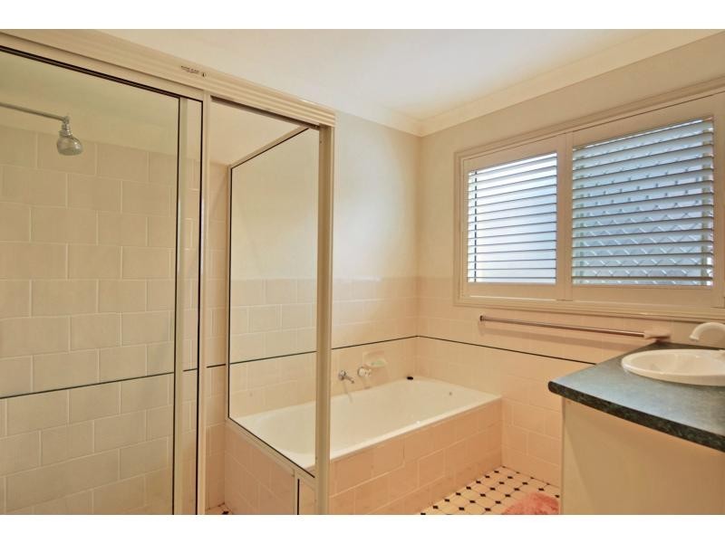 94 Jasmine Drive, Bomaderry NSW 2541