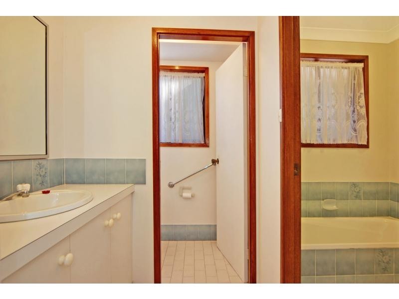 2 Melaleuca Place, Bomaderry NSW 2541