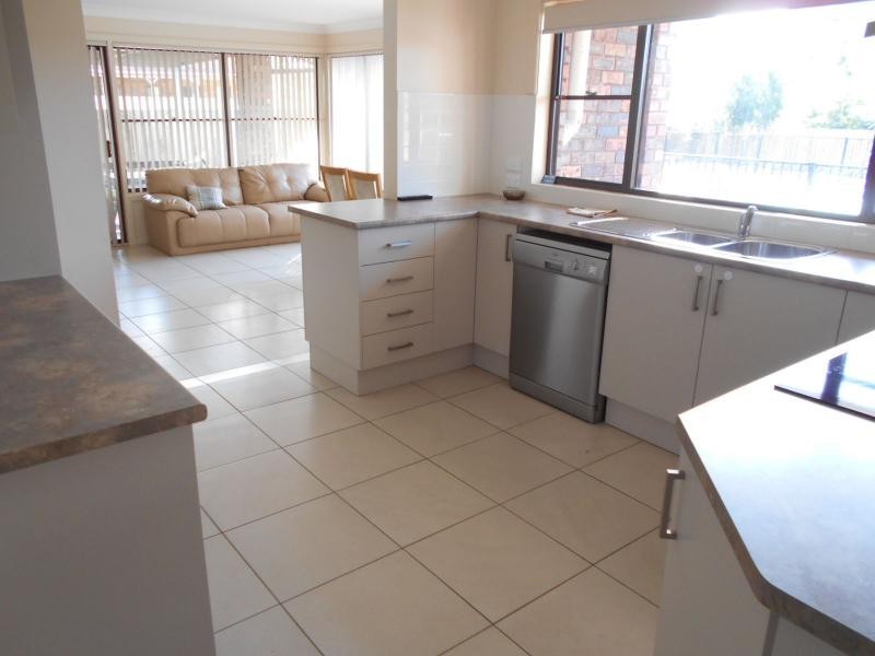 98 Yurunga Drive, North Nowra NSW 2541