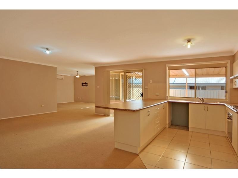 36 Kardella Avenue, Nowra NSW 2541