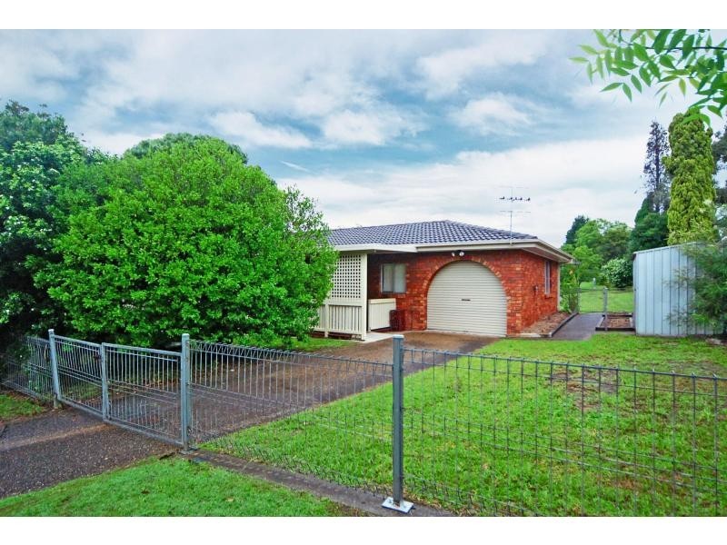 3 Yeovil Drive, Bomaderry NSW 2541