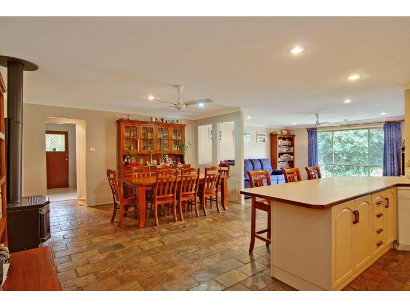 21 Tartarian Crescent, Bomaderry NSW 2541