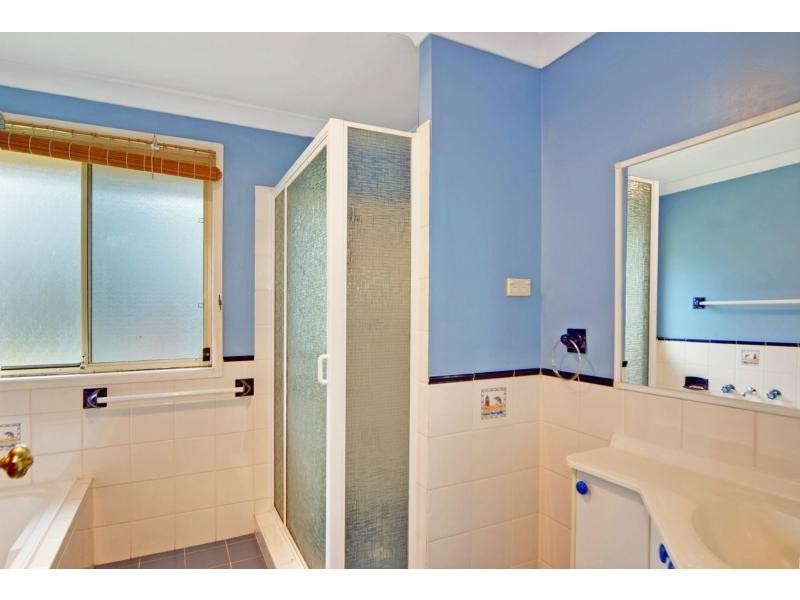 21 Tartarian Crescent, Bomaderry NSW 2541