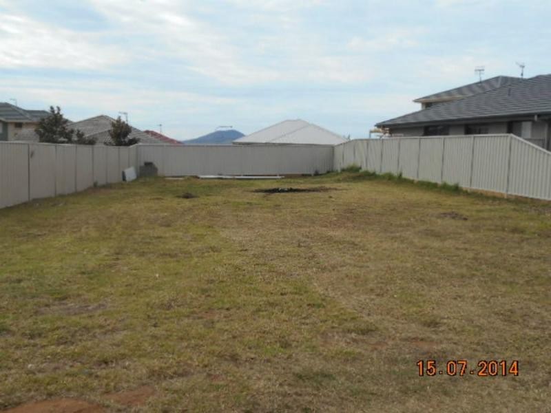 2/10 Meroo Road, Bomaderry NSW 2541
