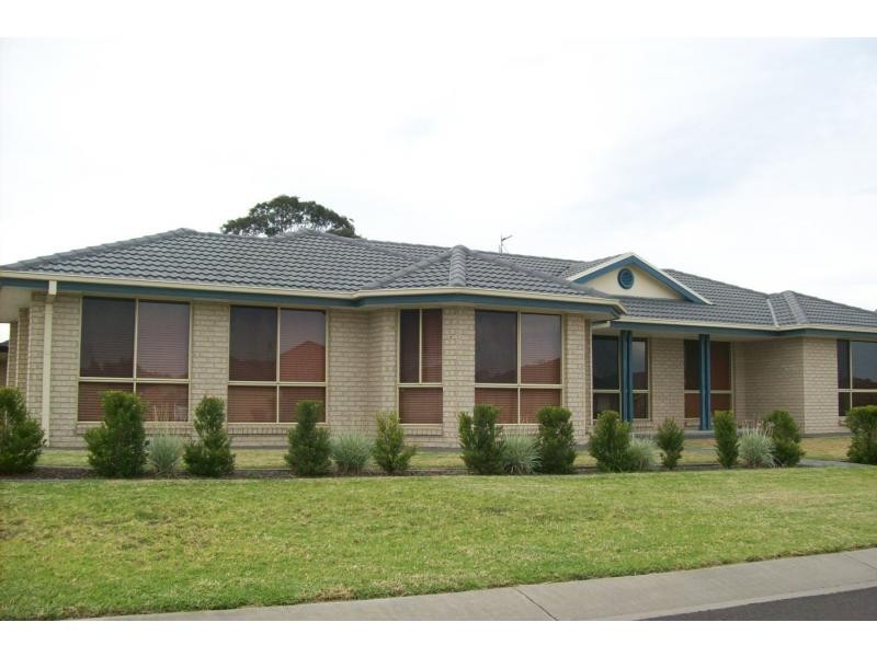 2 Guinea Flower Crescent, Worrigee NSW 2540