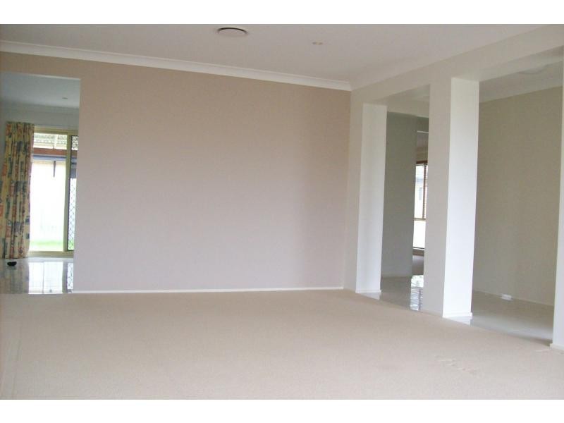 2 Guinea Flower Crescent, Worrigee NSW 2540