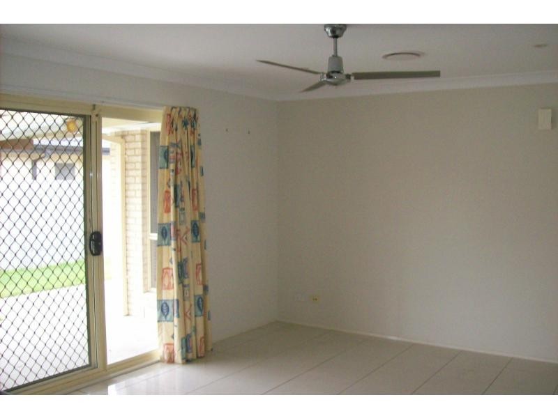 2 Guinea Flower Crescent, Worrigee NSW 2540