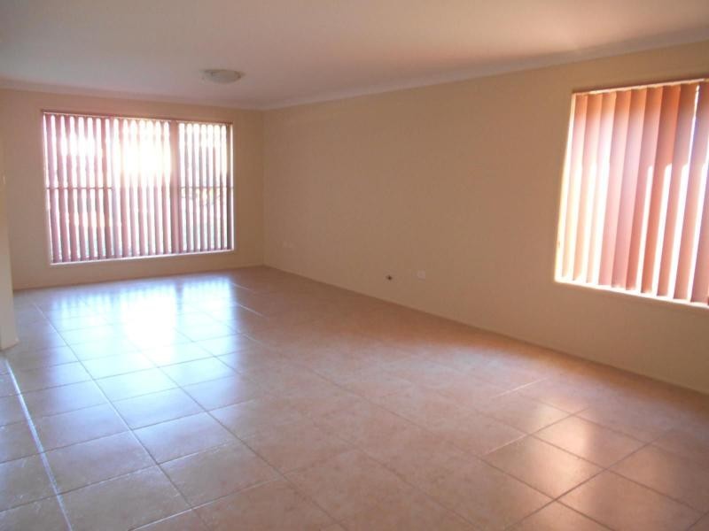 14 Carrington Park Drive, Nowra NSW 2541