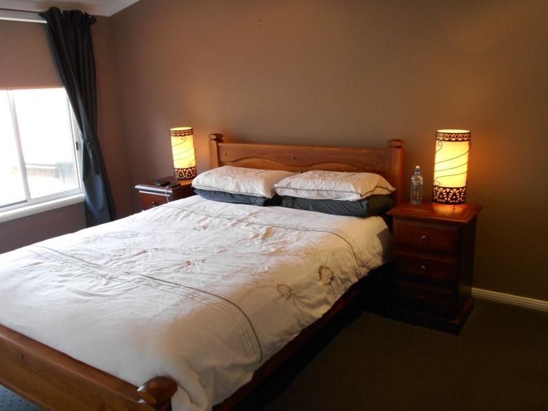 6 Sutherland Drive, North Nowra NSW 2541
