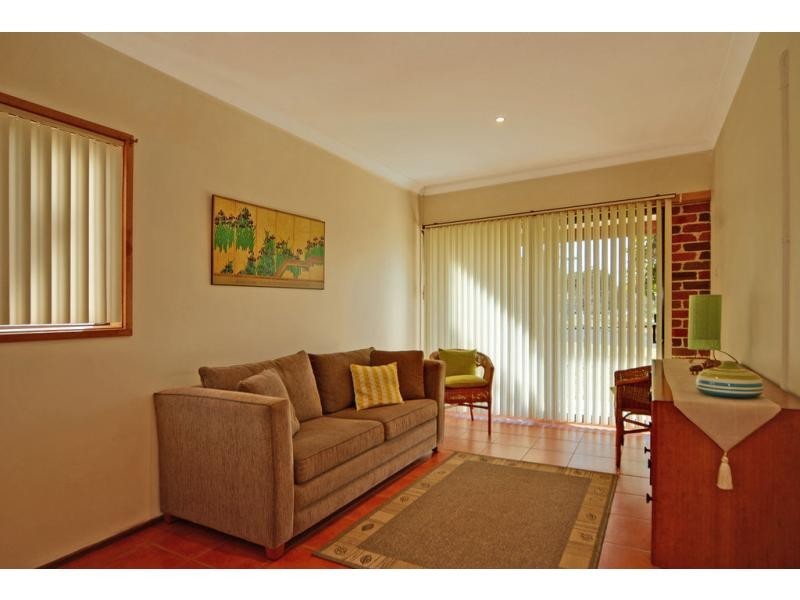 18 Rannoch Drive, West Nowra NSW 2541