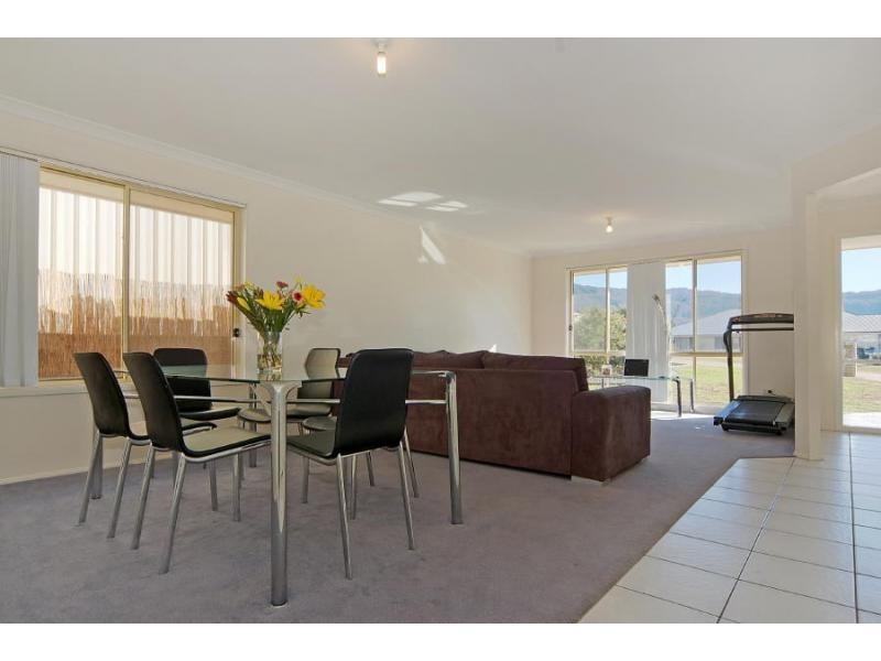 22 Hibiscus Place, Bomaderry NSW 2541