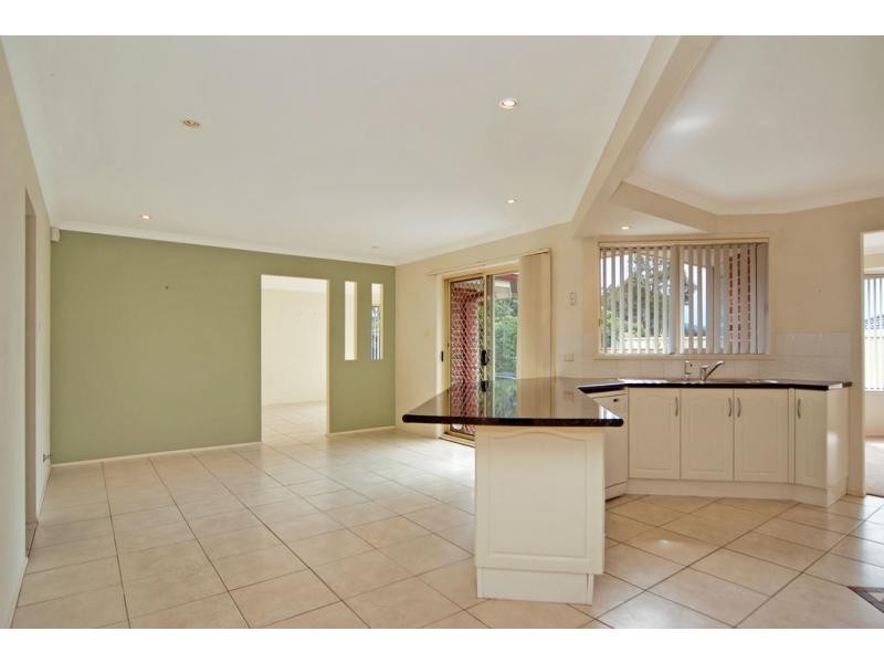 18 Kardella Avenue, Nowra NSW 2541