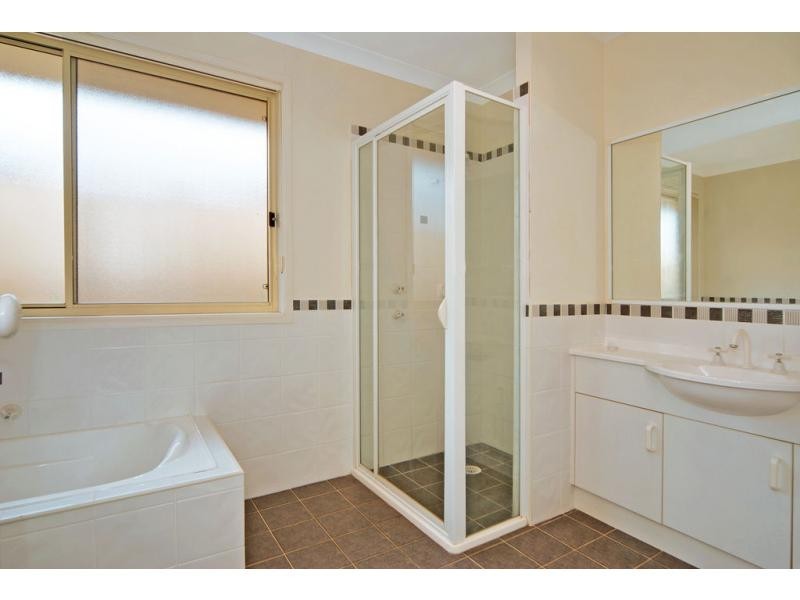 18 Kardella Avenue, Nowra NSW 2541