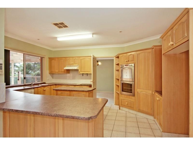 27 Kareela Crescent, North Nowra NSW 2541