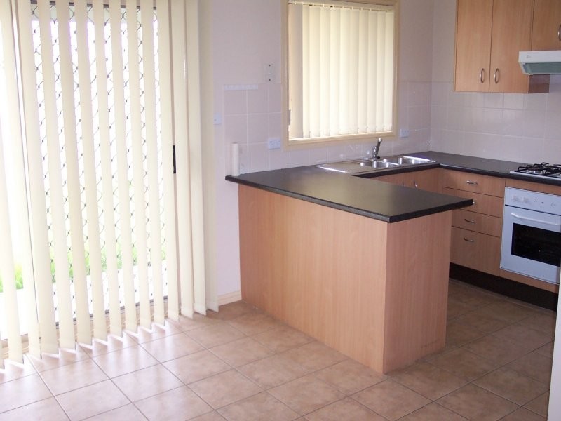 2/43-45 Araluen Avenue, Moorebank NSW 2170