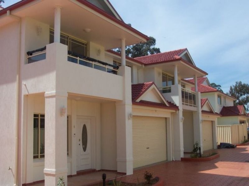 4/23 Carnation Avenue, Casula NSW 2170