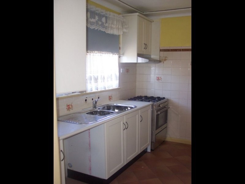 6 Holland Crescent, Casula NSW 2170