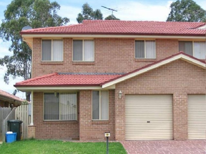 18 Pambula Avenue, Prestons NSW 2170