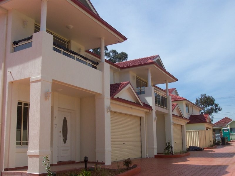 1/23 Carnation Avenue, Casula NSW 2170