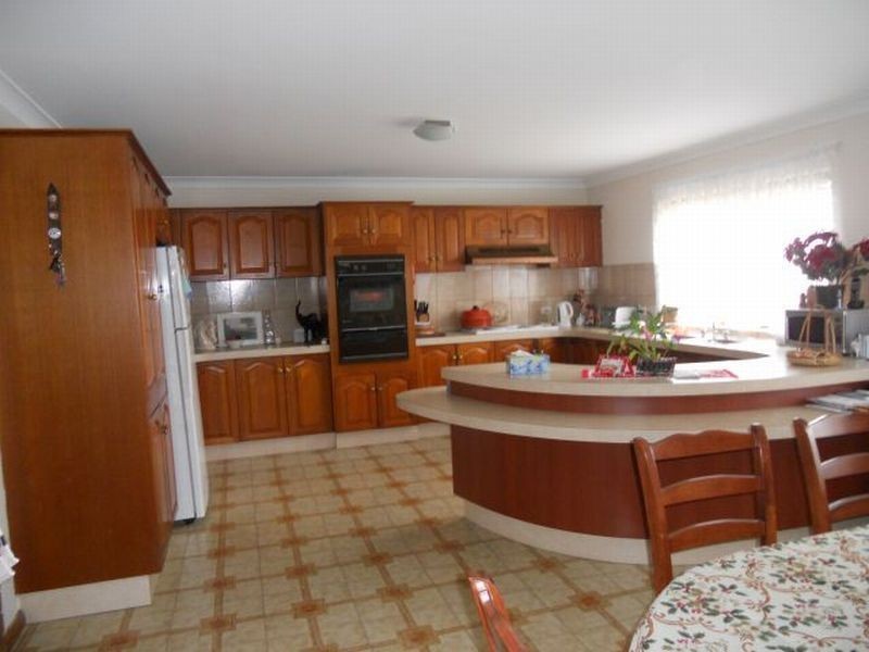 Edensor Park NSW 2176