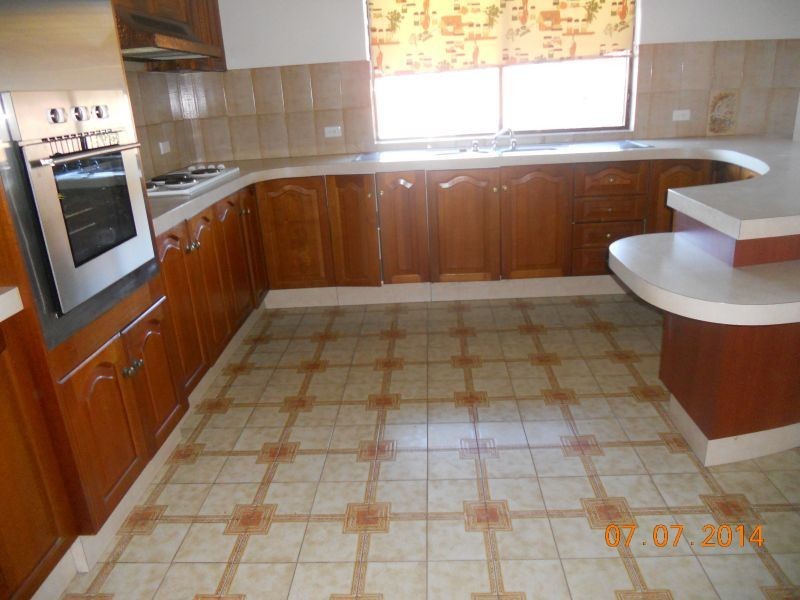 Edensor Park NSW 2176