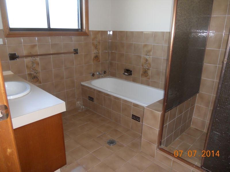 Edensor Park NSW 2176