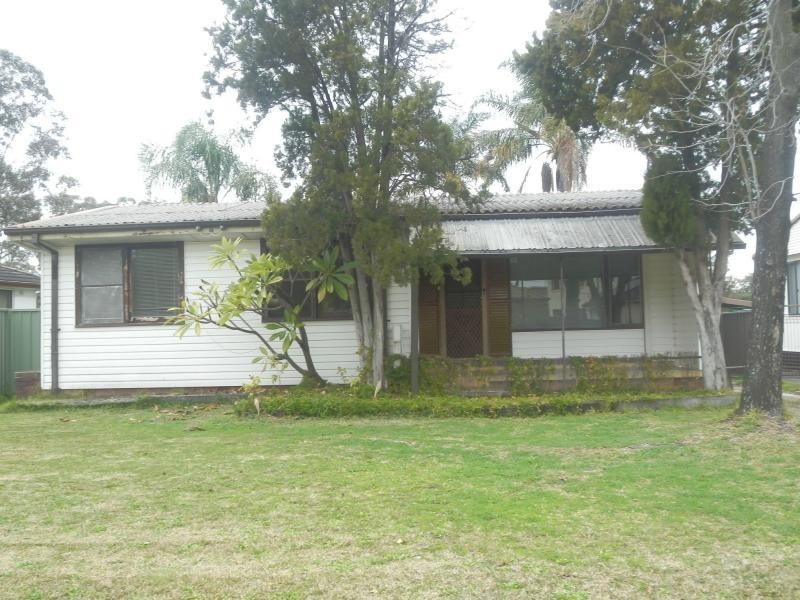 10 Maxwells Avenue, Ashcroft NSW 2168