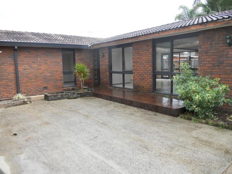 11 Joseph Street, Chipping Norton NSW 2170