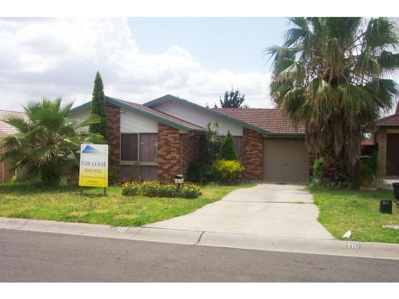 110 Swan Circuit, Green Valley NSW 2168