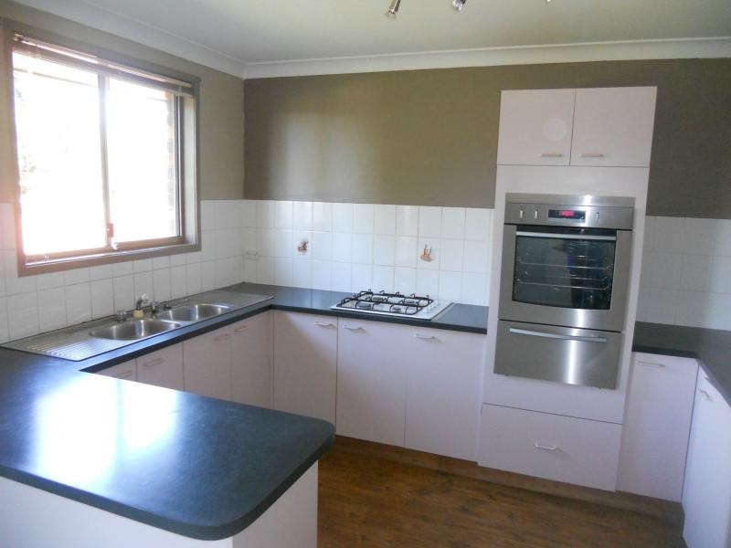 110 Swan Circuit, Green Valley NSW 2168