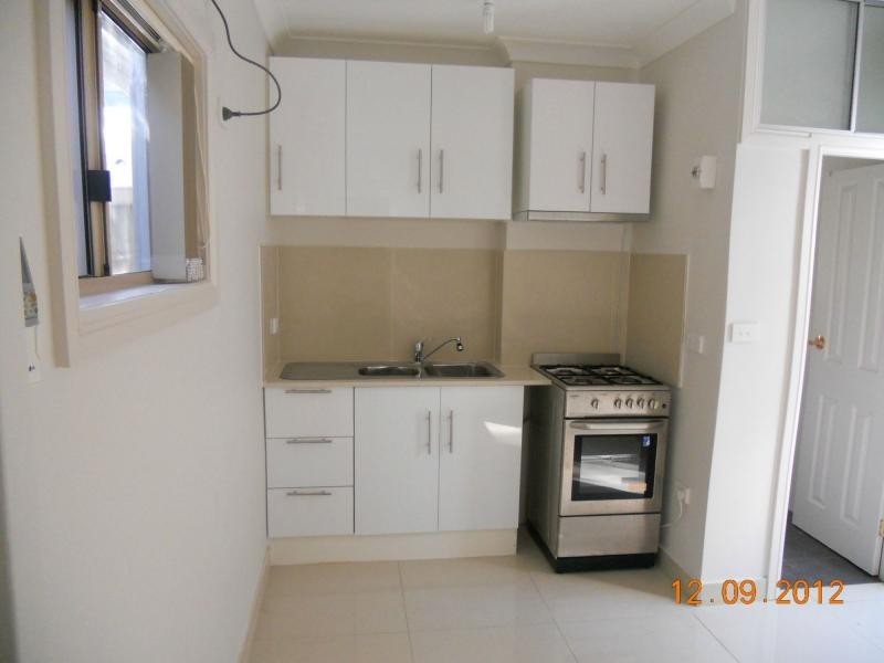 8 McCartney Street, Warwick Farm NSW 2170