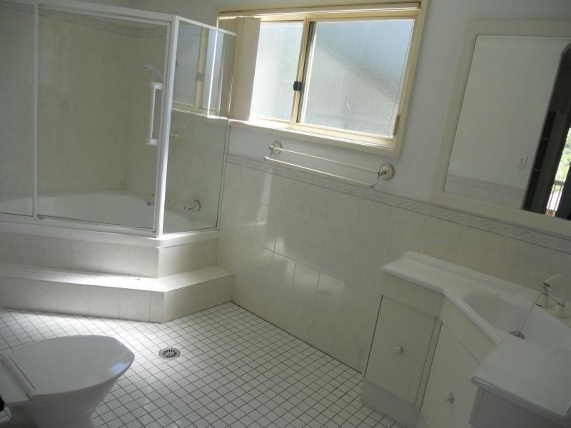 25 Phoenix Crescent, Casula NSW 2170