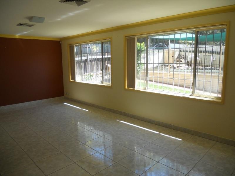 25 Phoenix Crescent, Casula NSW 2170