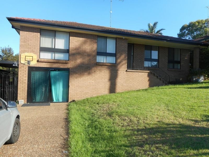 43 Elouera Crescent, Woodbine NSW 2560