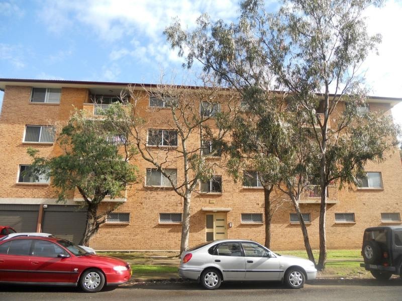 Unit 4/1 Lachlan Street, Liverpool NSW 2170