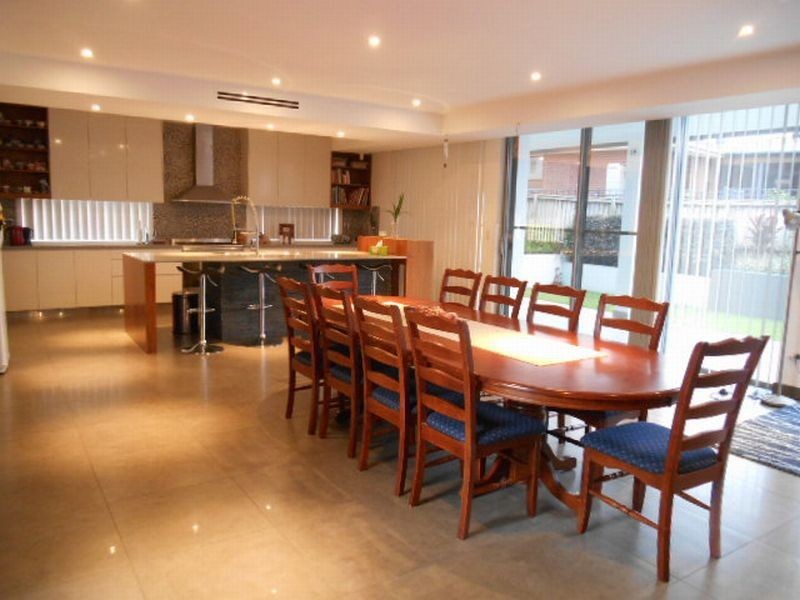 7 Piper Avenue, West Hoxton NSW 2171