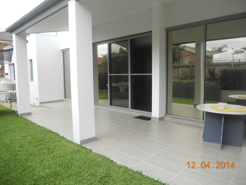 7 Piper Avenue, West Hoxton NSW 2171