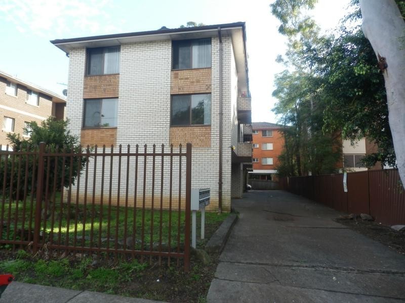 Unit 2/9 Lachlan Street, Liverpool NSW 2170