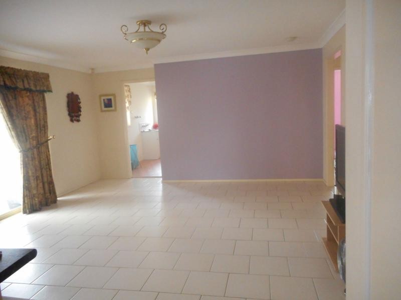 8 Domenic Close, Hoxton Park NSW 2171